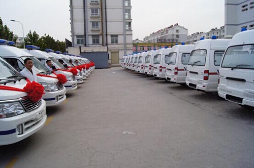徐州市卫生局举行29台宇通救护车交车仪式