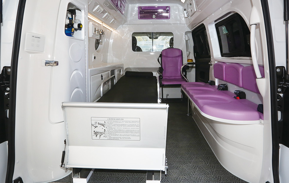 领航版奔驰威霆救护车zk5039xjh56